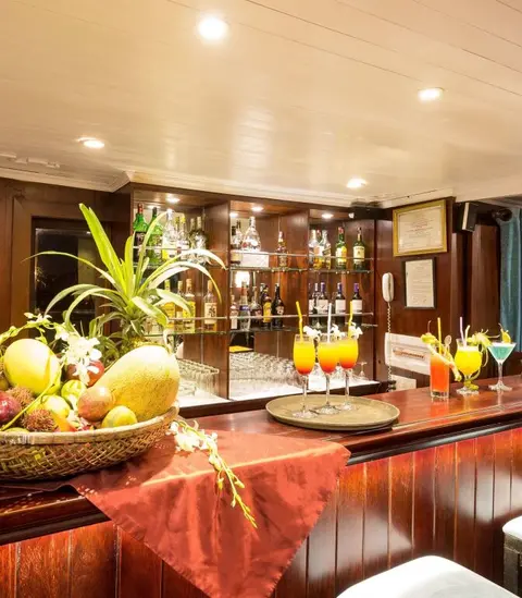 Халонг: Bhaya Halong Cruises