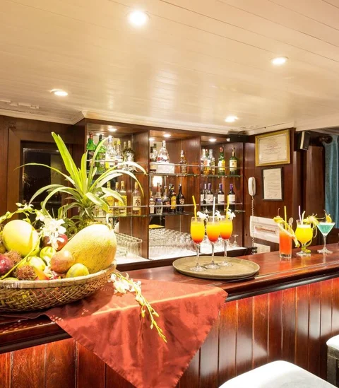 Халонг: Bhaya Halong Cruises