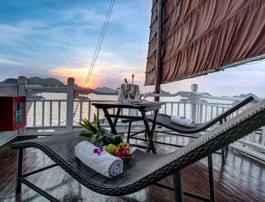 Халонг: Bhaya Halong Cruises
