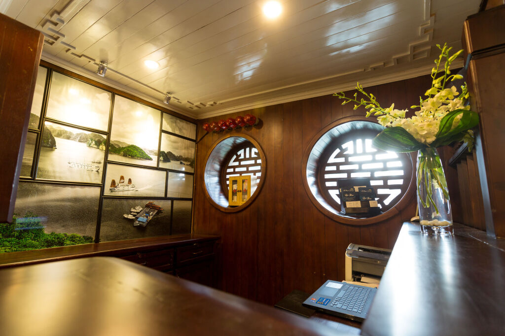 Халонг: Bhaya Halong Cruises
