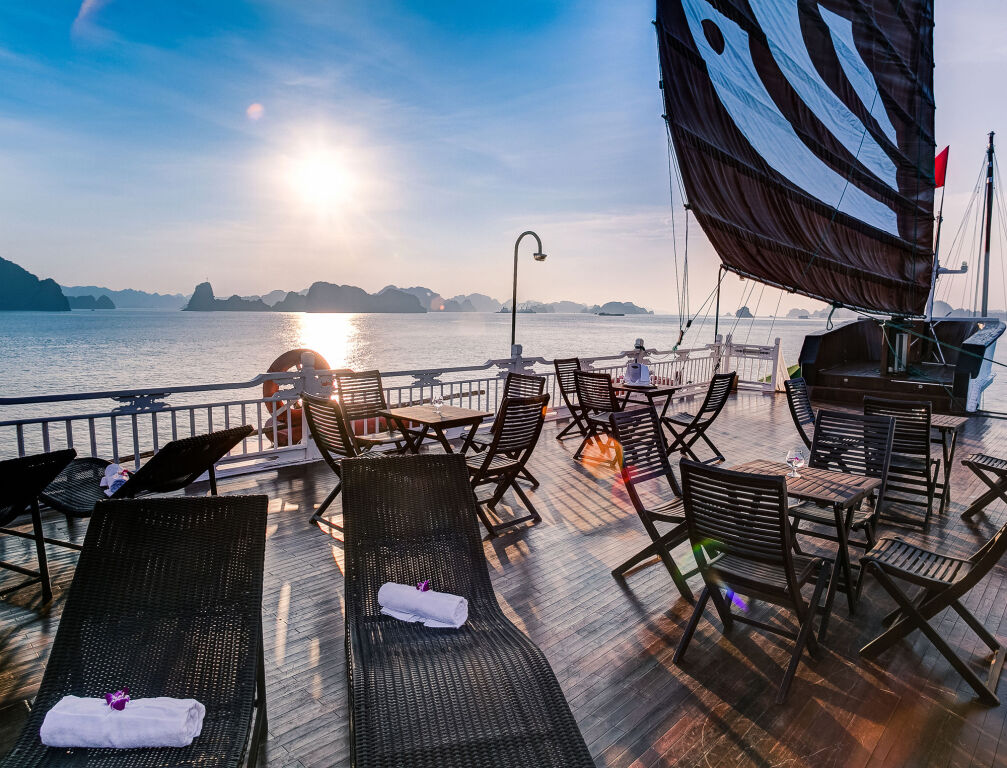 Халонг: Bhaya Halong Cruises
