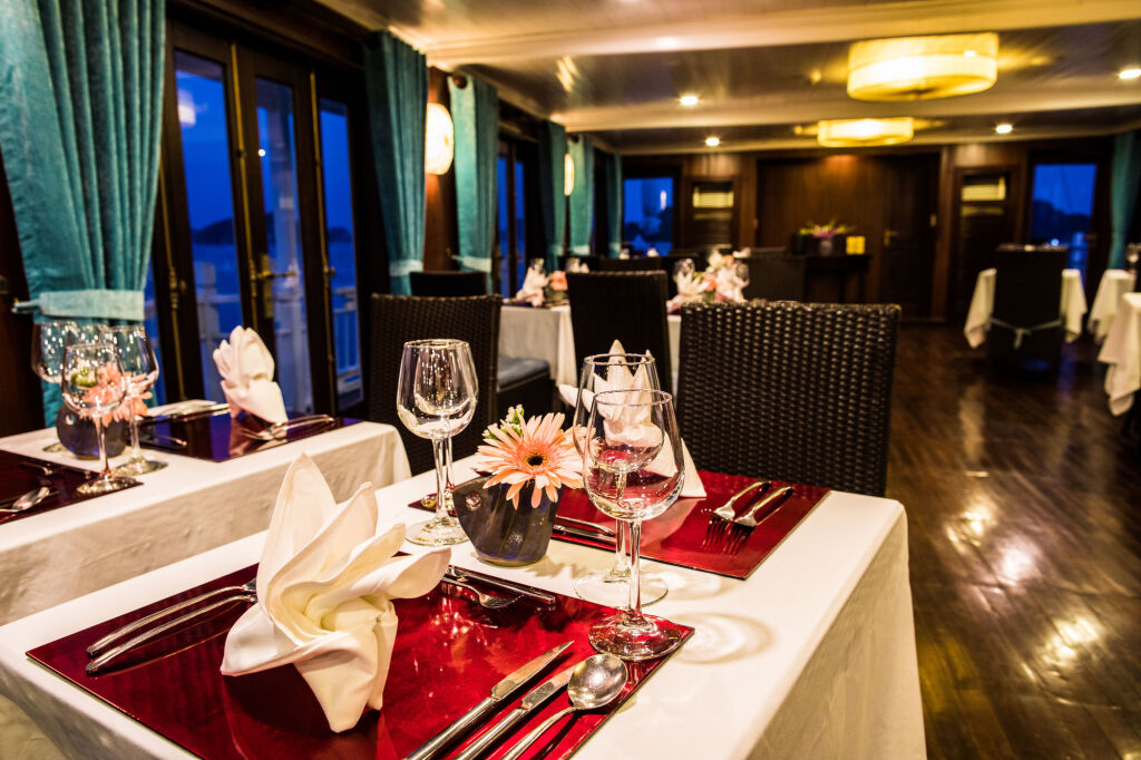 Халонг: Bhaya Halong Cruises