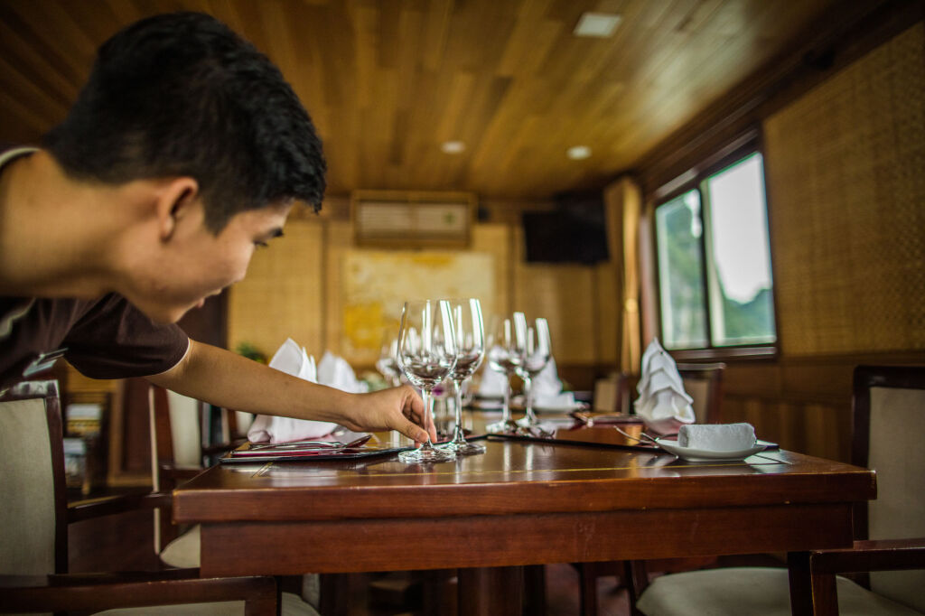 Халонг: Bhaya Halong Cruises