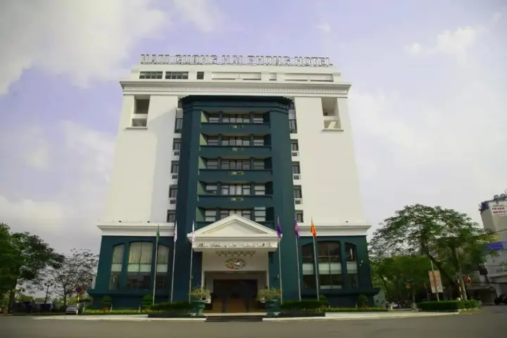Хайфон: The Tray Hotel