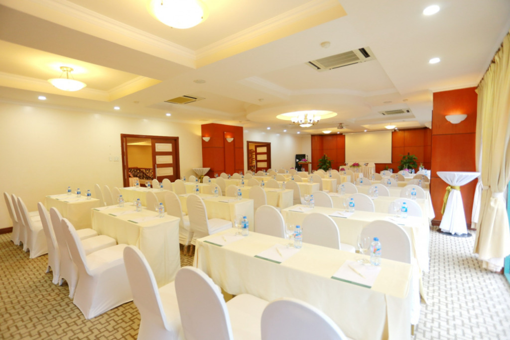 Хайфон: The Tray Hotel