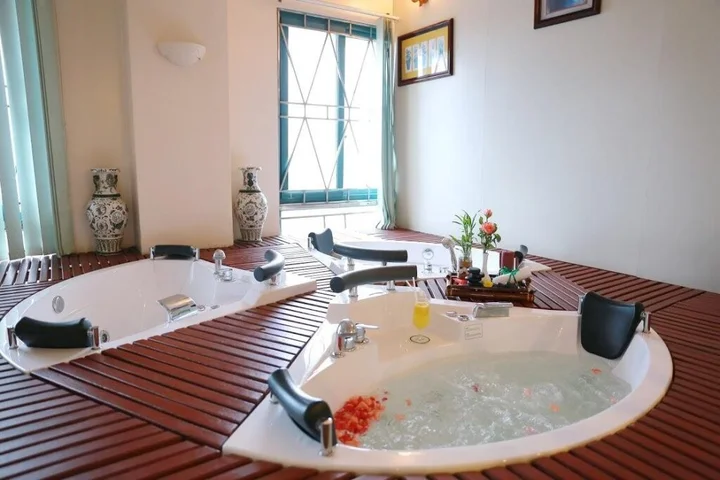 Хайфон: The Tray Hotel