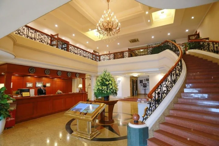 Хайфон: The Tray Hotel