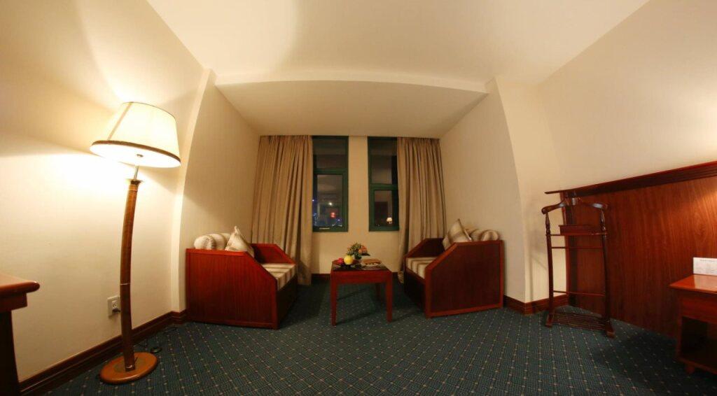 Хайфон: The Tray Hotel