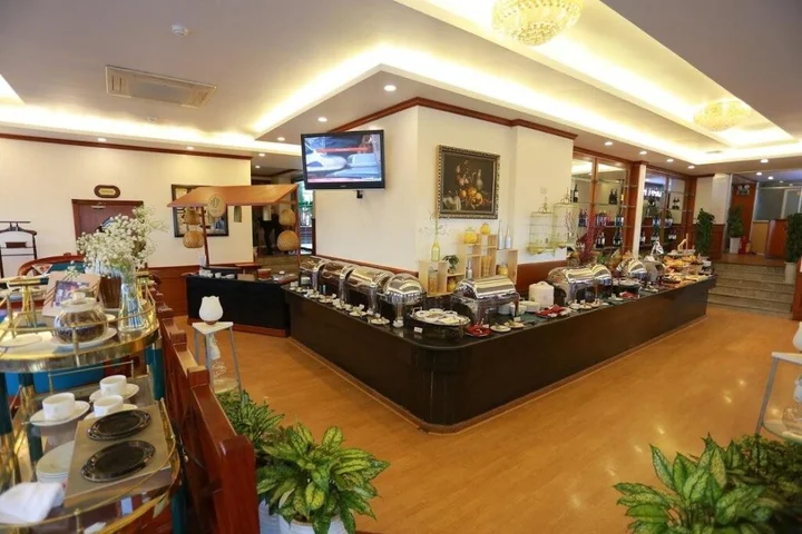 Хайфон: The Tray Hotel