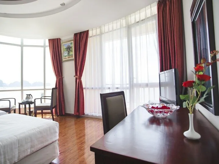 Халонг: Dien Luc Bai Chay Hotel