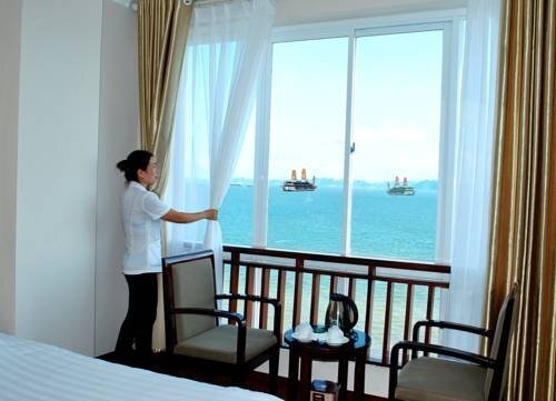 Халонг: Dien Luc Bai Chay Hotel