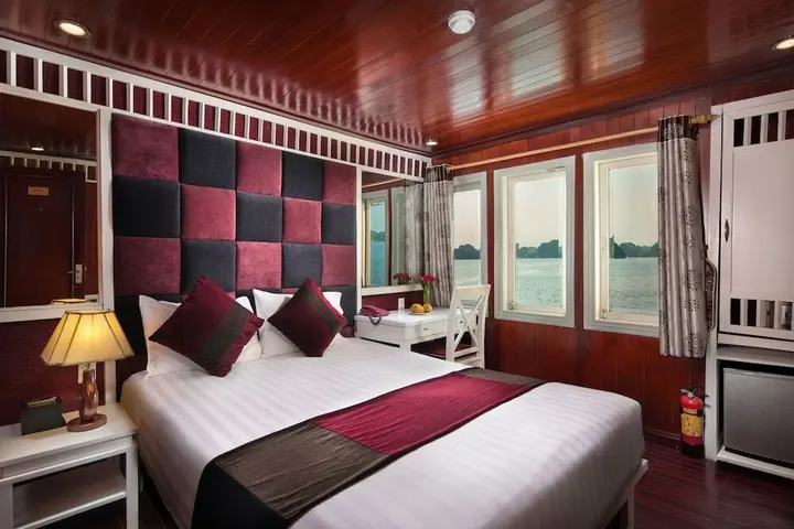 Халонг: HaLong Canary Cruise