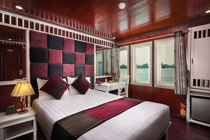 Халонг: HaLong Canary Cruise