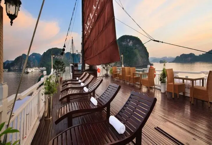 Халонг: HaLong Canary Cruise