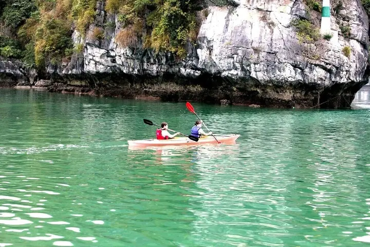 Халонг: HaLong Canary Cruise