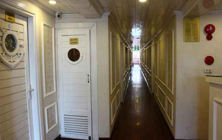 Халонг: Signature Halong Cruise
