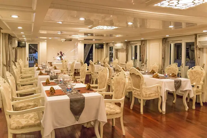 Халонг: Signature Halong Cruise
