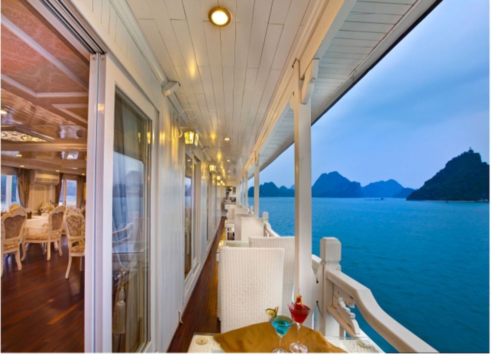 Халонг: Signature Halong Cruise
