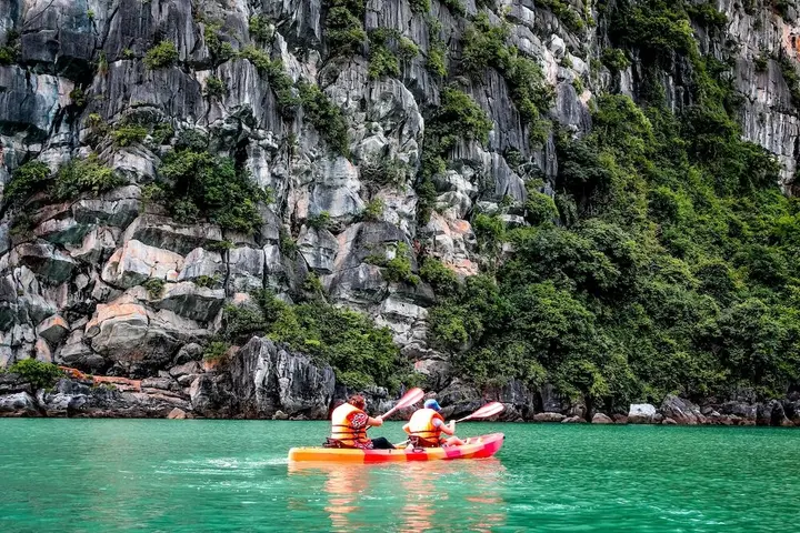 Халонг: Signature Halong Cruise