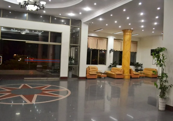 Халонг: Bach Dang Hotel