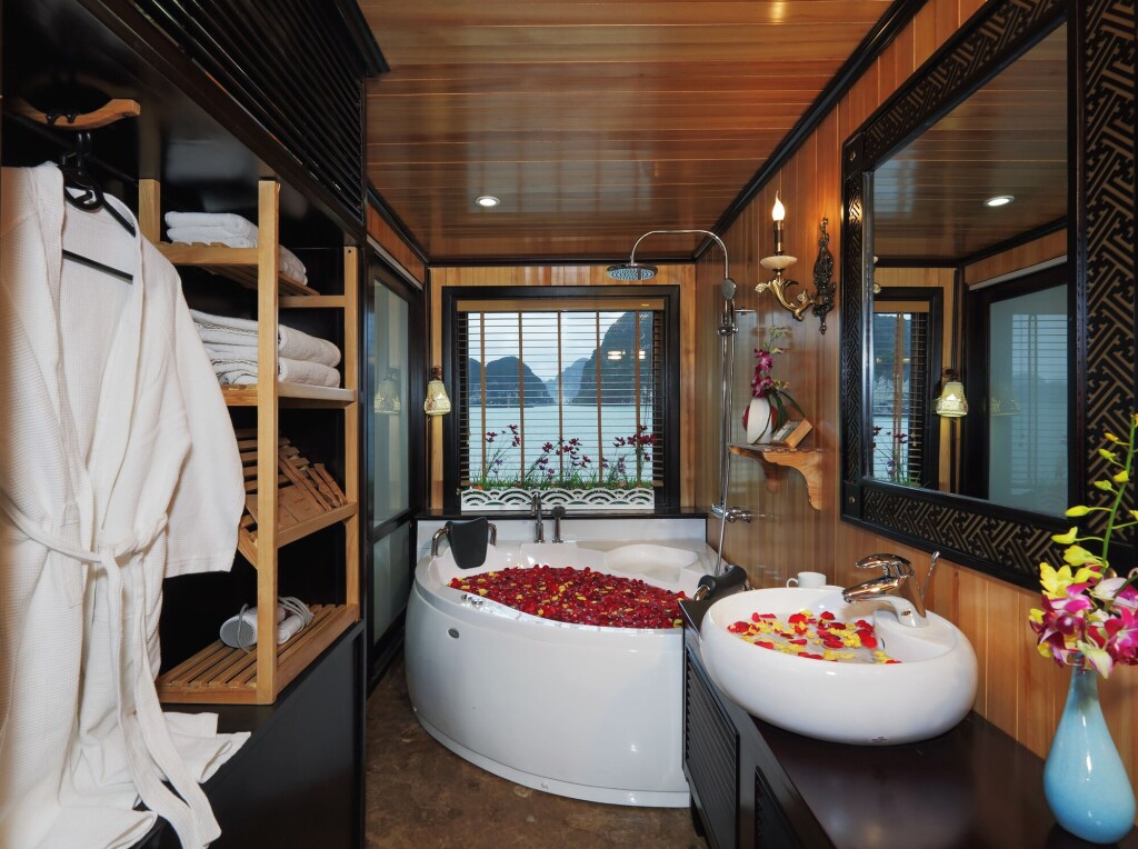 Халонг: Scarlet Pearl Cruises