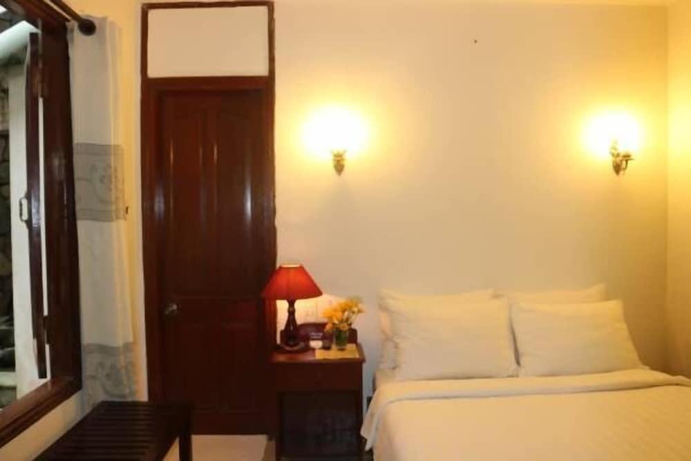 Хойан: Nhi Trung Hotel