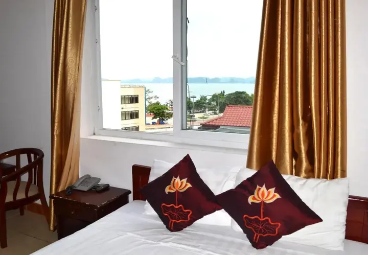 Халонг: Hoang Long Hotel