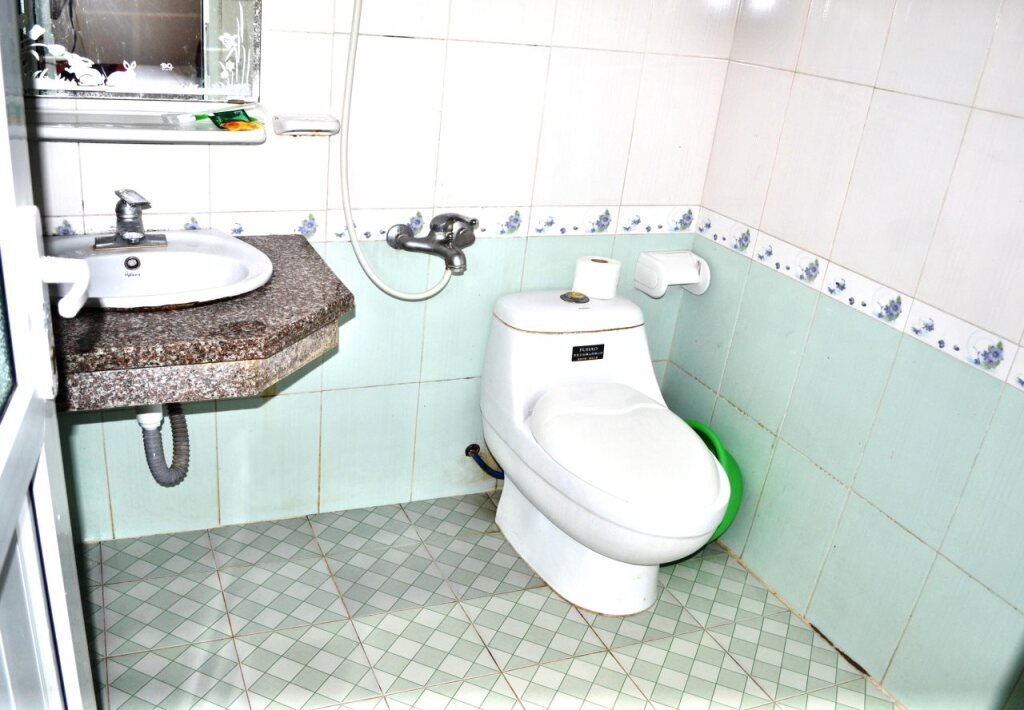Халонг: Hoang Long Hotel