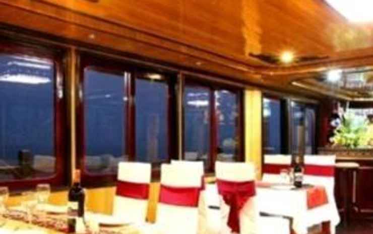 Халонг: Halong Dolphin Cruise