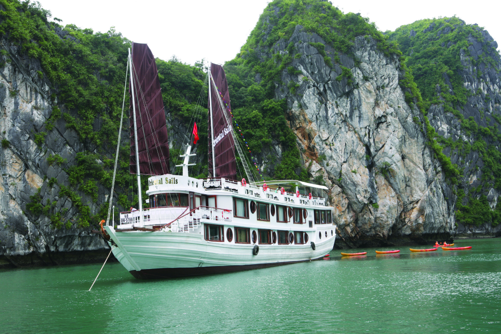Халонг: Отель Oriental Sails
