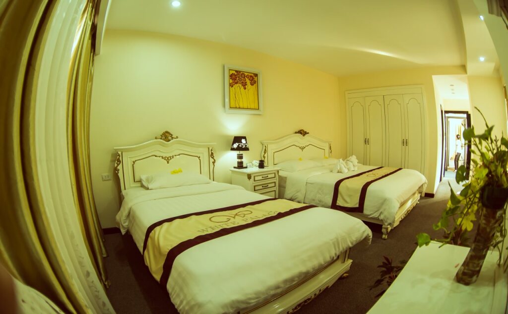 Хатинь: White Hotel