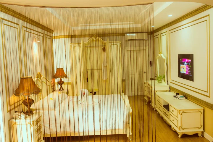Хатинь: White Hotel
