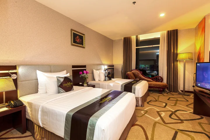 Тхузаумот: The Mira Hotel