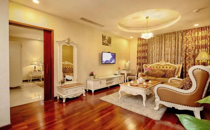 Тхузаумот: The Mira Hotel