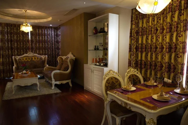 Тхузаумот: The Mira Hotel