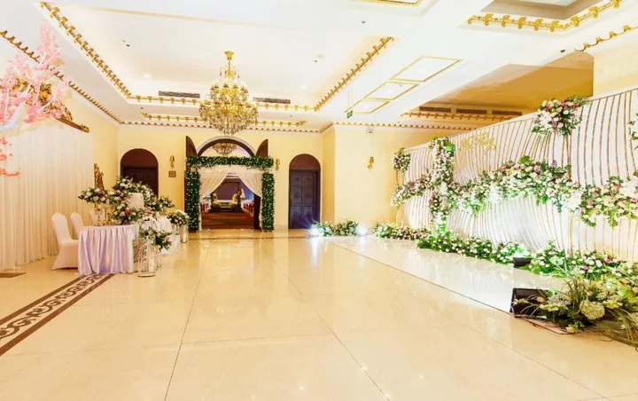 Тхузаумот: The Mira Hotel