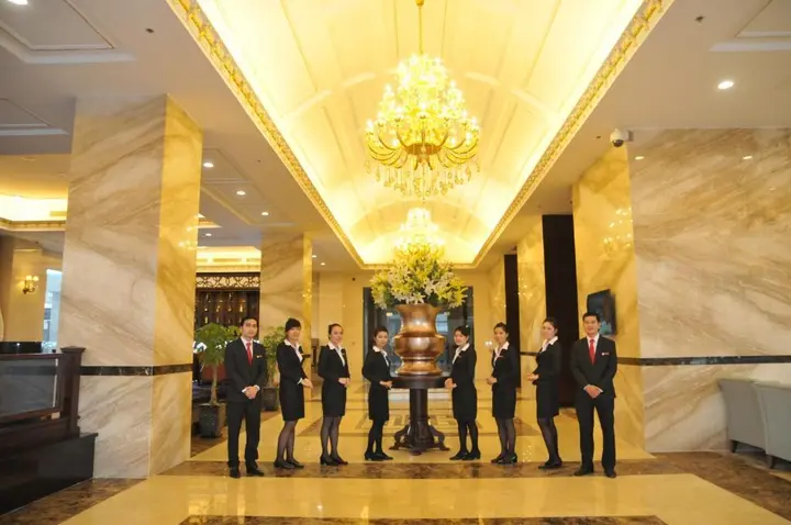 Тхузаумот: The Mira Hotel