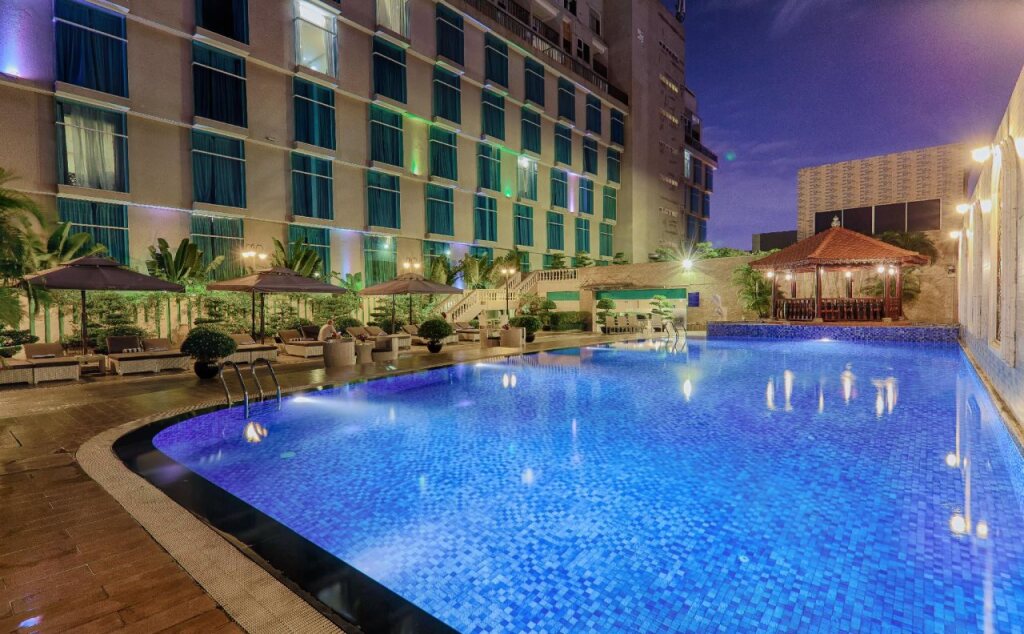 Тхузаумот: The Mira Hotel