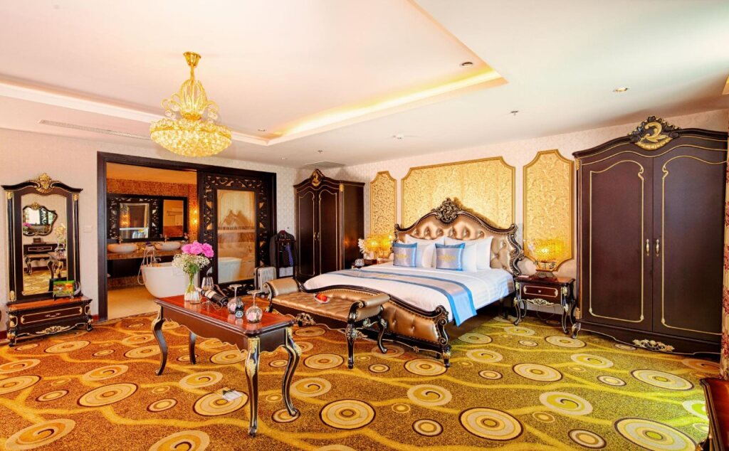 Тхузаумот: The Mira Hotel
