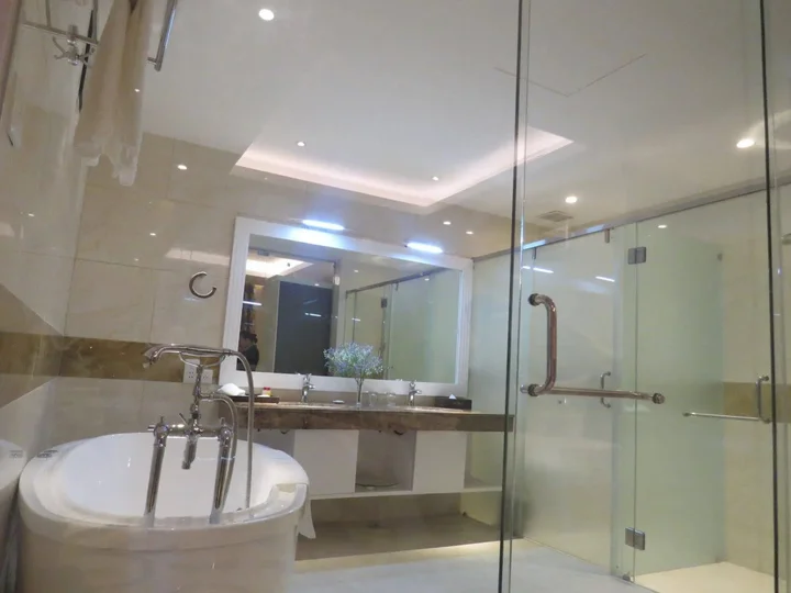 Тхузаумот: The Mira Hotel