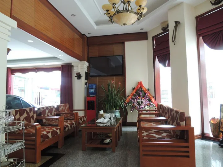 Халонг: Hạ Long Starlight Hotel