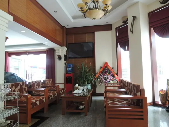 Халонг: Hạ Long Starlight Hotel
