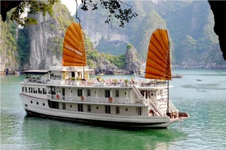 Халонг: Majestic Cruise