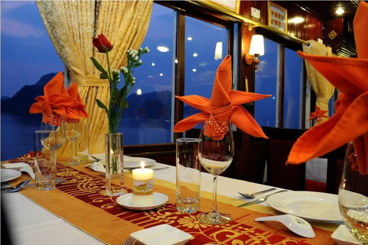 Халонг: Majestic Cruise