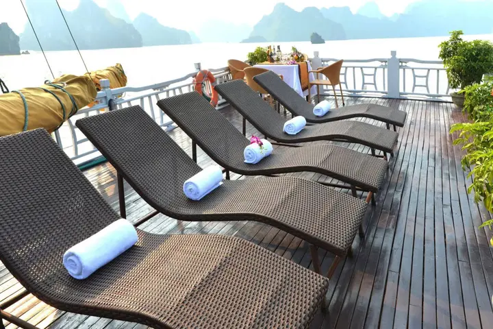 Халонг: Majestic Cruise