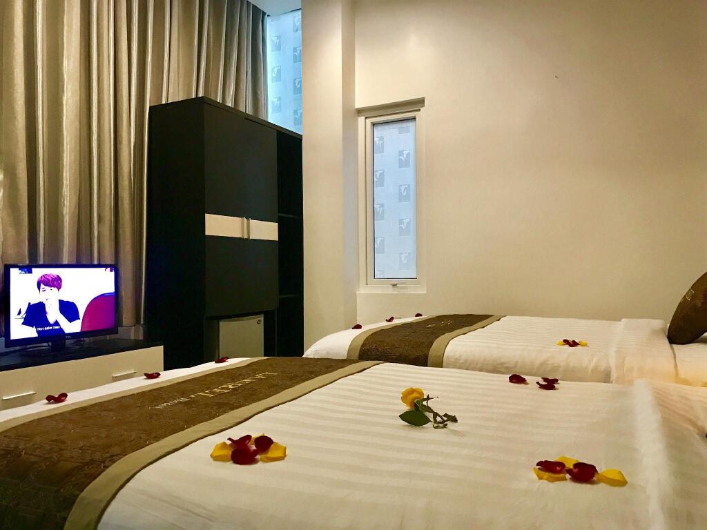 Хюэ: Laurel Hotel Hue