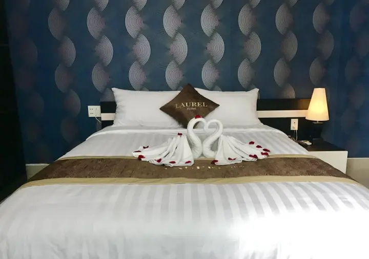 Хюэ: Laurel Hotel Hue