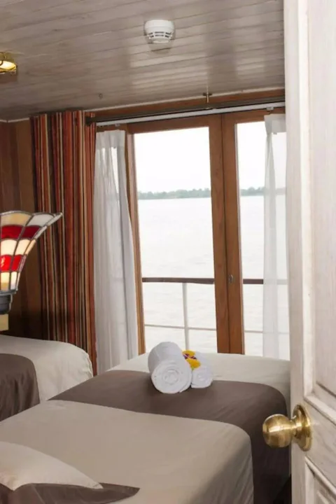 Митхо: L'Amant Cruise