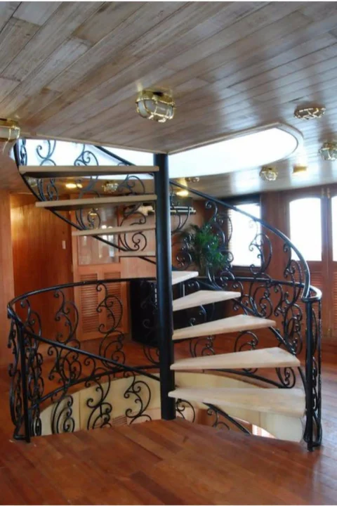 Митхо: L'Amant Cruise