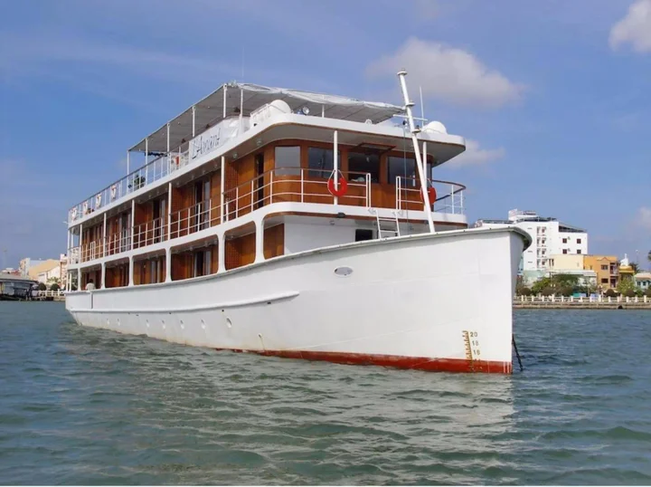 Митхо: L'Amant Cruise